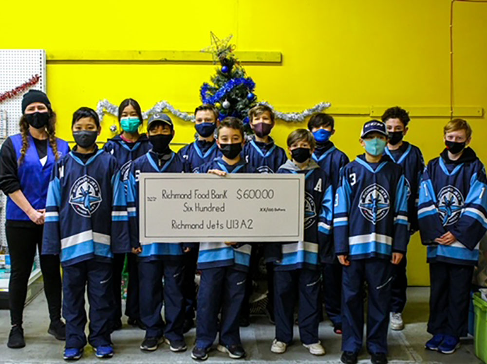 Richmond Jets donating to Richmond Food Bank